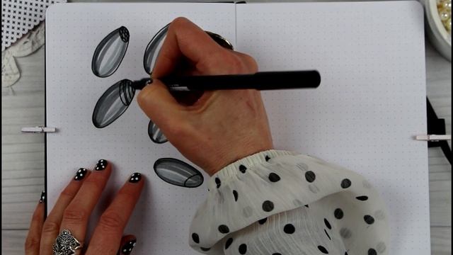 BULLET JOURNAL IDEAS | How To Draw Weird Flowers In A Bullet Journal.