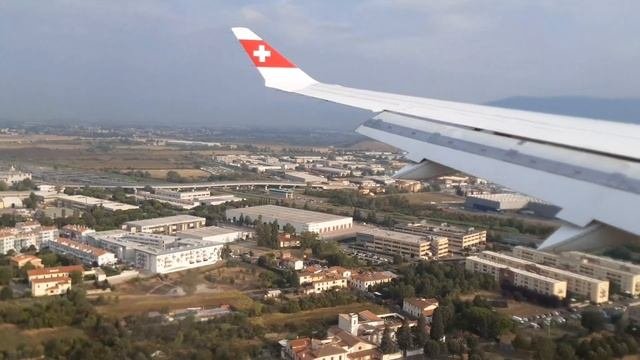 Swiss Airlines CS 100 Landing Florence Airport FLR
