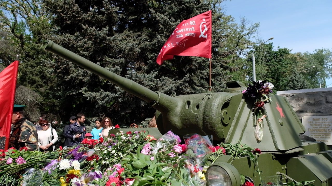 Военные парады и памятные акции: как жители России, включая новые регионы, отметили 9 Мая