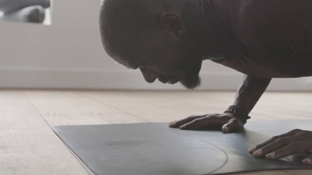 Practica Yoga con el Mat Estudio 3mm de DOMYOS #DeporteEnCasa | Decathlon Chile