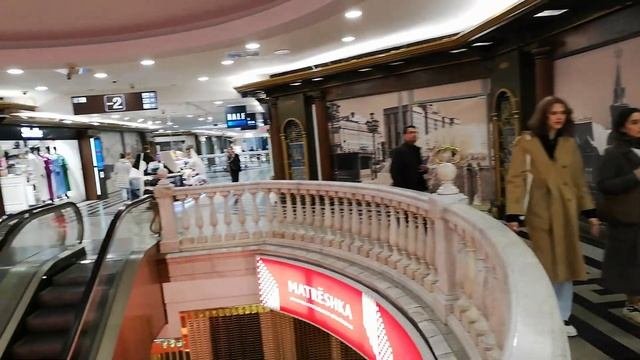 Москва. Сентябрь. Часть 4. Зоопарк. Красная площадь. Куранты. Парк 