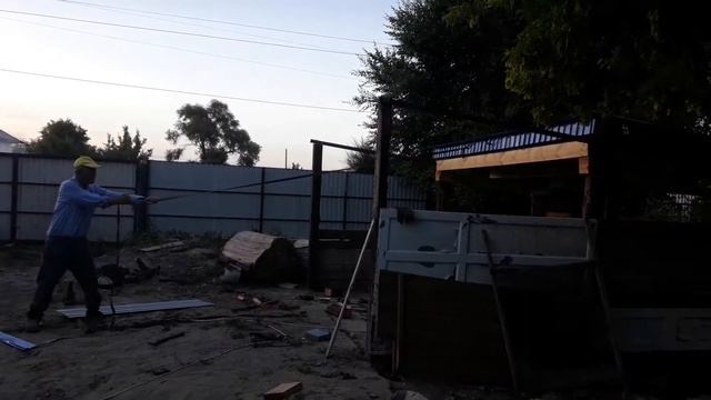 как заделать крышу углярки своими руками