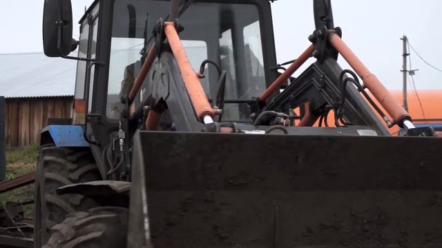 Отзыв на погрузчик FRONTLIFT M1600, ковш 0,8 куба, на тракторе МТЗ 1221.2 Иркутская область