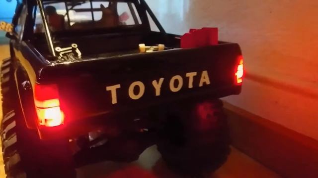 Axial Toyota Hilux sr5 1985