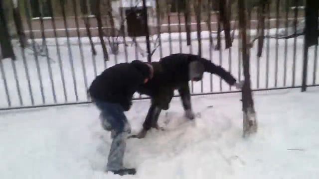 Околошколы 2 стенка на стенку