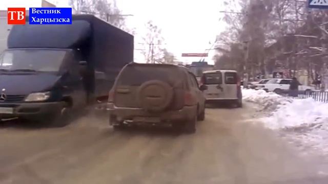 Харцызску нужны стоянки для машин