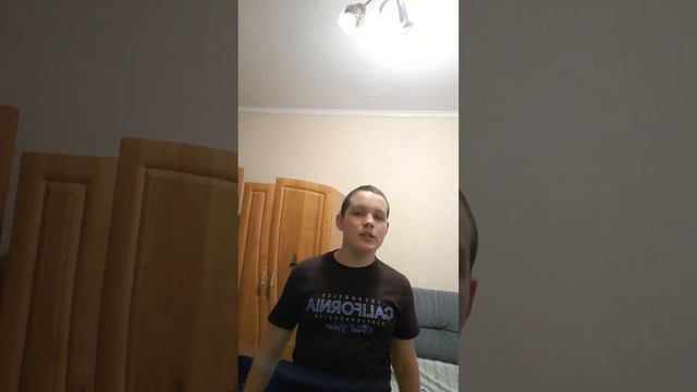 Я про чаю хорошо смувает кошоладкой канфетой чем вода очень интересно смотреть все людям.