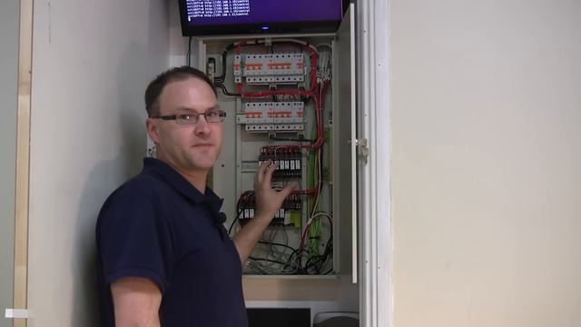 SuperHouseTV #2: Arduino-Controlled Home Automation Switchboard