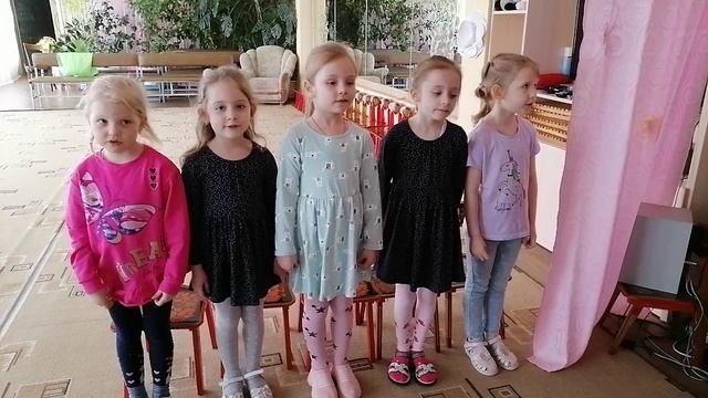Фрагмент индивидуальной работы с участниками вокального ансамбля по разучиванию 