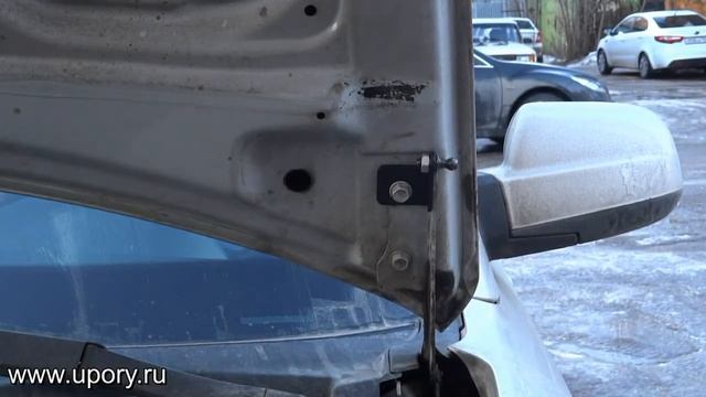 Установка амортизаторов (упоров) капота для Hyundai Tucson 1 (арт. KU-HY-TS01-00) от Upory.ru