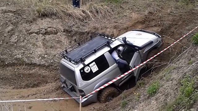 ТУРНИР НА ДЖИПАХ ПО БЕЗДОРОЖЬЮ JEEP OFF-ROAD 22.04.2017 В Черновцах