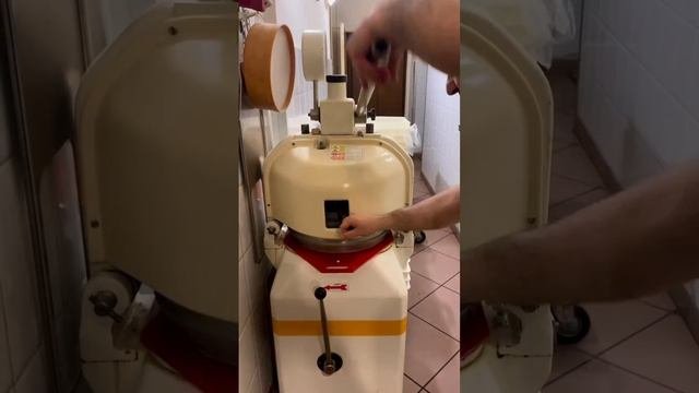 Делитель-округлитель от 30 до 150 гр. Что вы думаете об этой пицце?