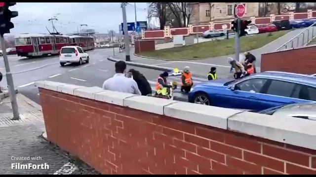 Пикет в Чехии, в поддержку Украины, 06.04.22. Чехи что-то узнали?