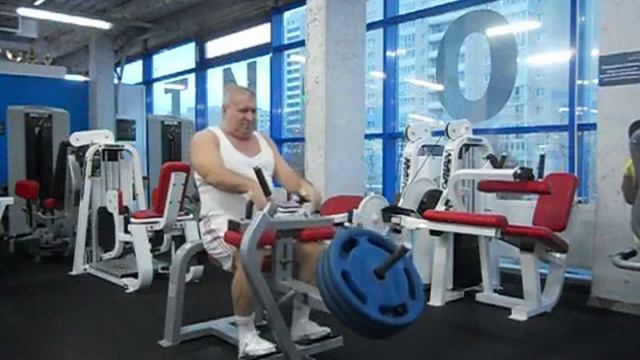 11. 11. 2022г.   Подъём на носки сидя  60 кг на 6 раз.   61 год ,  вес  107. 9 кг.
