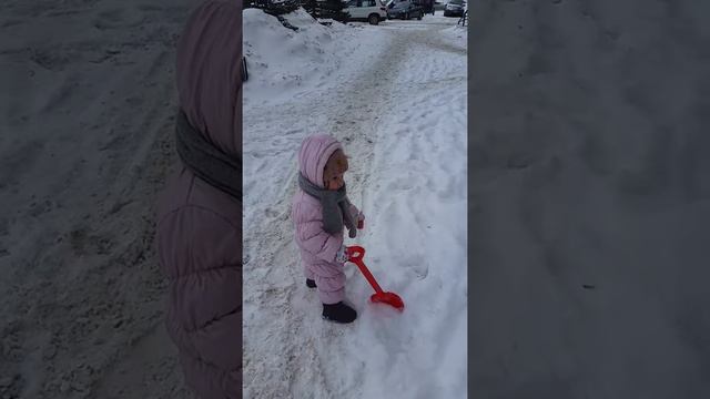 Девочка превращается в собачку