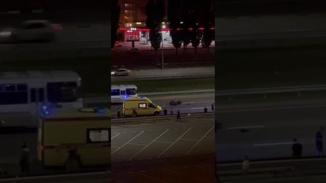 Ночью на Московском проспекте произошло ДТП с мотоциклом.