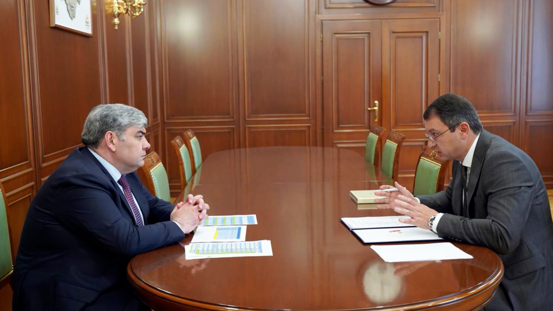 Казбек Коков провел встречу с руководителем Управления Федерального казначейства КБР Шумахо Утижевым