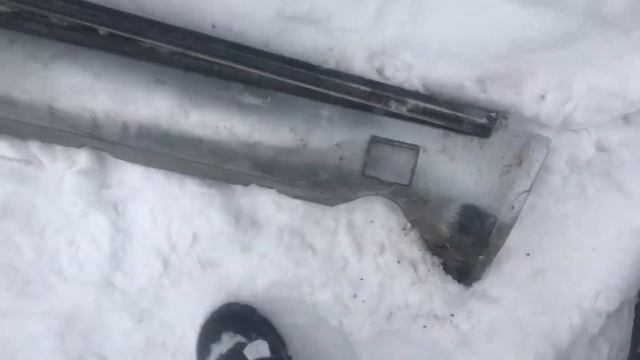 Как снять пластиковые пороги на автомобиле Mercedes-Benz W124