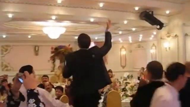 Копия видео Салют из бабочек на юбилее мужчины