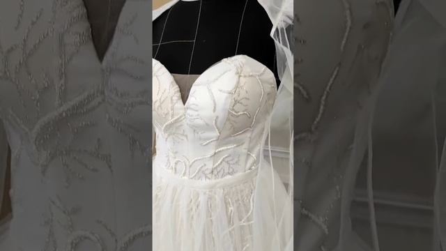 свадебное платье трансформер. съёмные рукава и верхняя пышная юбка.новое? 42-44 рр