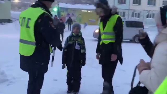 Засветись на дороге!