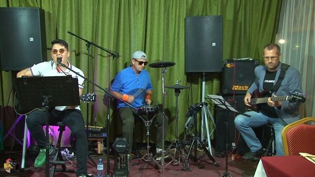 Cover band "Let it be" . Открытие летнего сезона в кафе "Комильфо" . Новоорск 04.06.21.