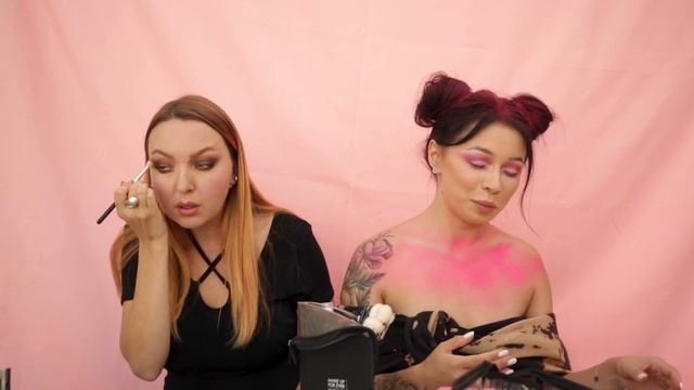 Макияж на Хэллоуин 2020 без грима Pennywise vs. Queen of hearts | Halloween makeup tutorial