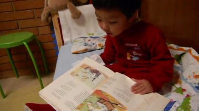 Edward Reading Moydodyr in Russian