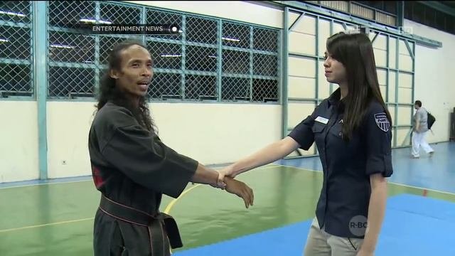 Yayan Ruhiyan Mengajar Silat