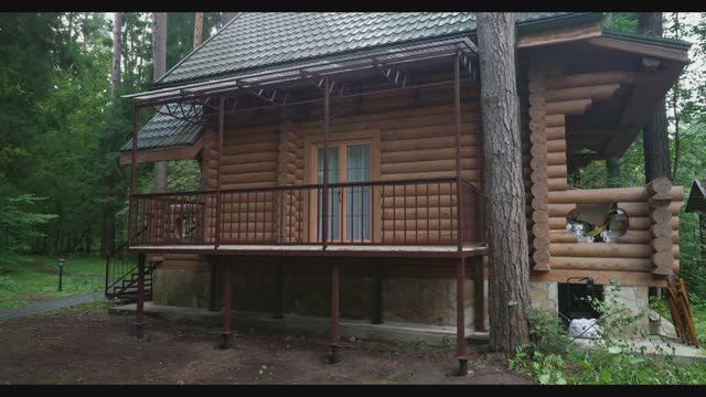 Веранда на сваях в Николина гора