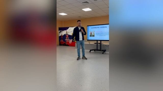 Если трезвый - значит странный? | Михаил Минаков