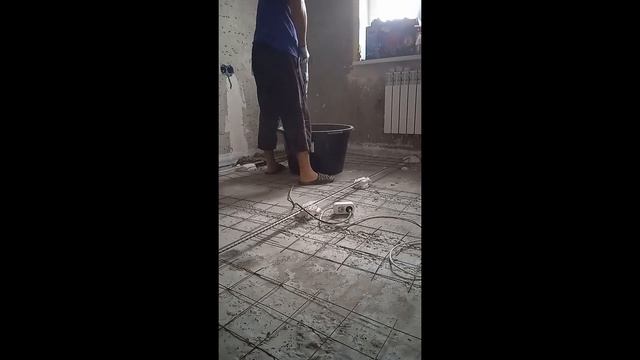 #стяжка #самоделки #ремонт #сделайсам Черновая стяжка пола. Ремонт детской комнаты