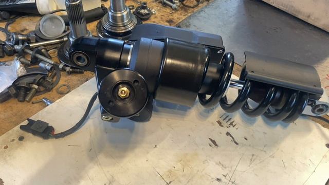 Ремонт заднего амортизатора BMW k1600 gt k1200 k1300 7721122