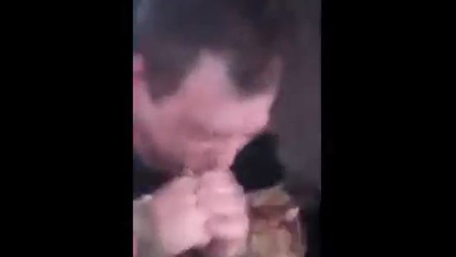 Помогите вытащить лампочку...