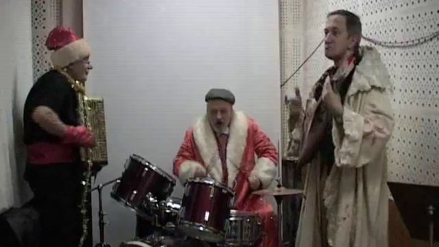 "Новый год" -исп. з. а. РФ Анатолий Тукиш  (муз. А. Московой - сл. А. Иванов)