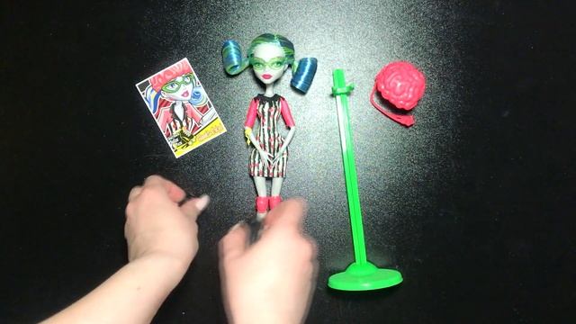 Обзор на русском Monster High  Skulltimate Roller Maze Ghoulia Yelps | Nastya Andersen