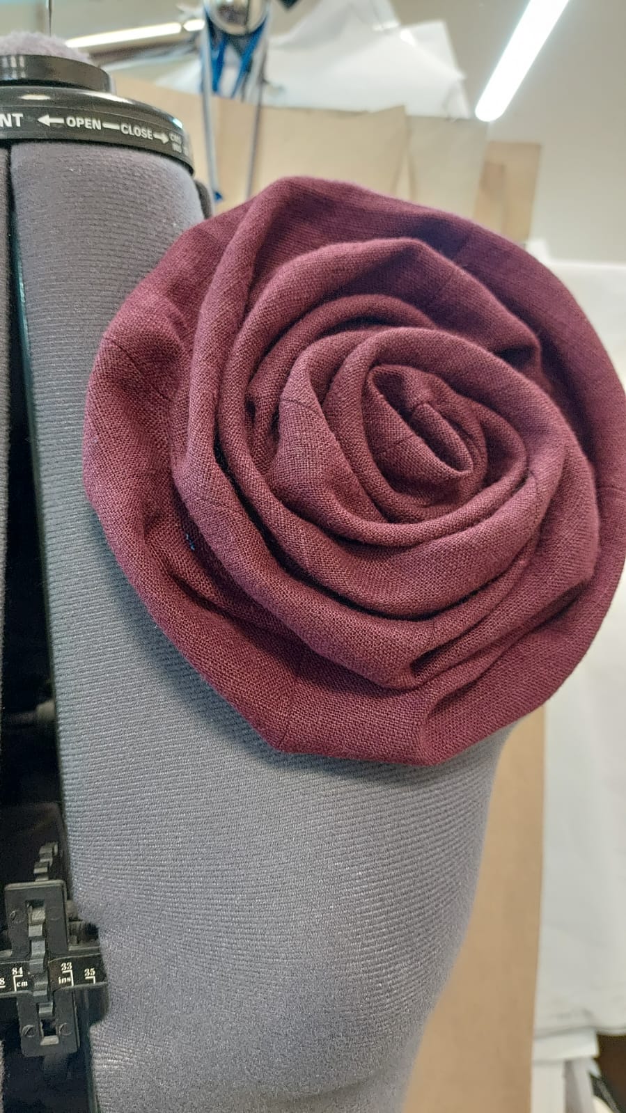 Барнаульская конусная роза из ткани.