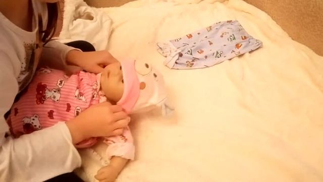 Собираемся на прогулку | Игры на детской площадке | Беби Аннабель | Little Кира