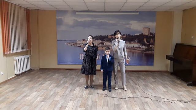 Семья Мнеян - "Армения моя". Детский клуб "Рось".