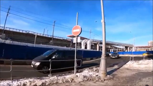 у метро Окружная