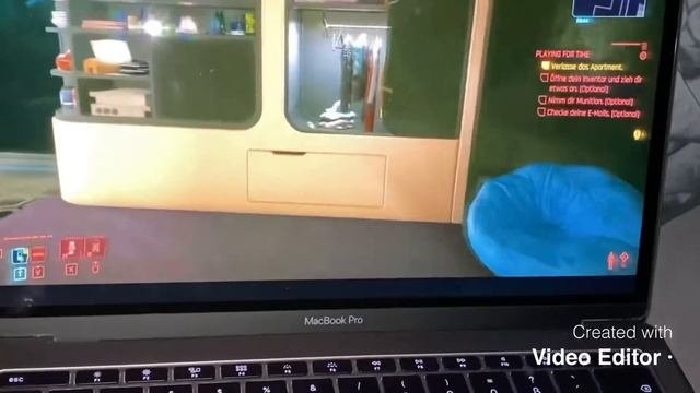 Cyberpunk 2077 on MacBook Pro 13 2017 streamt via Steam