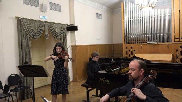 Василиса Крылова. Трио "Momento"