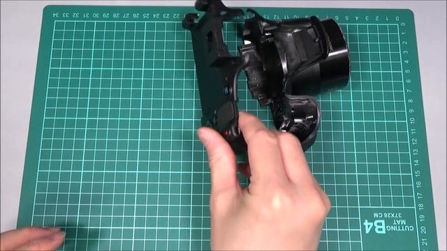 カメラの分解清掃　たばこの煙で燻されたカメラの燻製　Canon PowerShot SX60 HS　compact digital camera