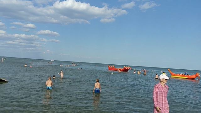 Прогулка по набережной.