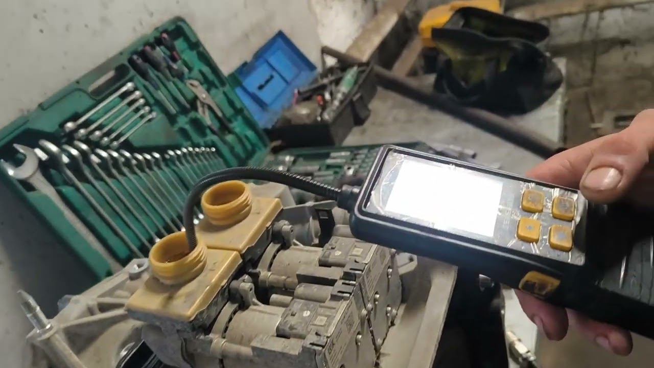 Неудачное обслуживание суппортов, замена колодок привели к выходу из строя РКПП Honda Vezel