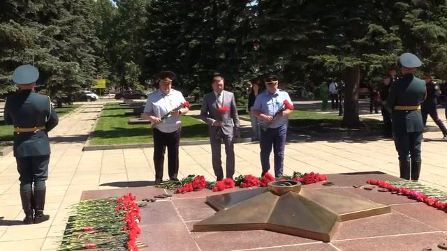 Церемония возложения цветов к мемориалу Воинской Славы