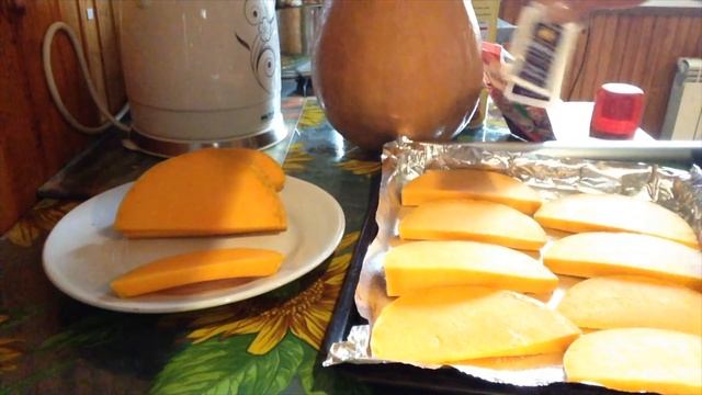 Печеная тыква с протеиновым соусом