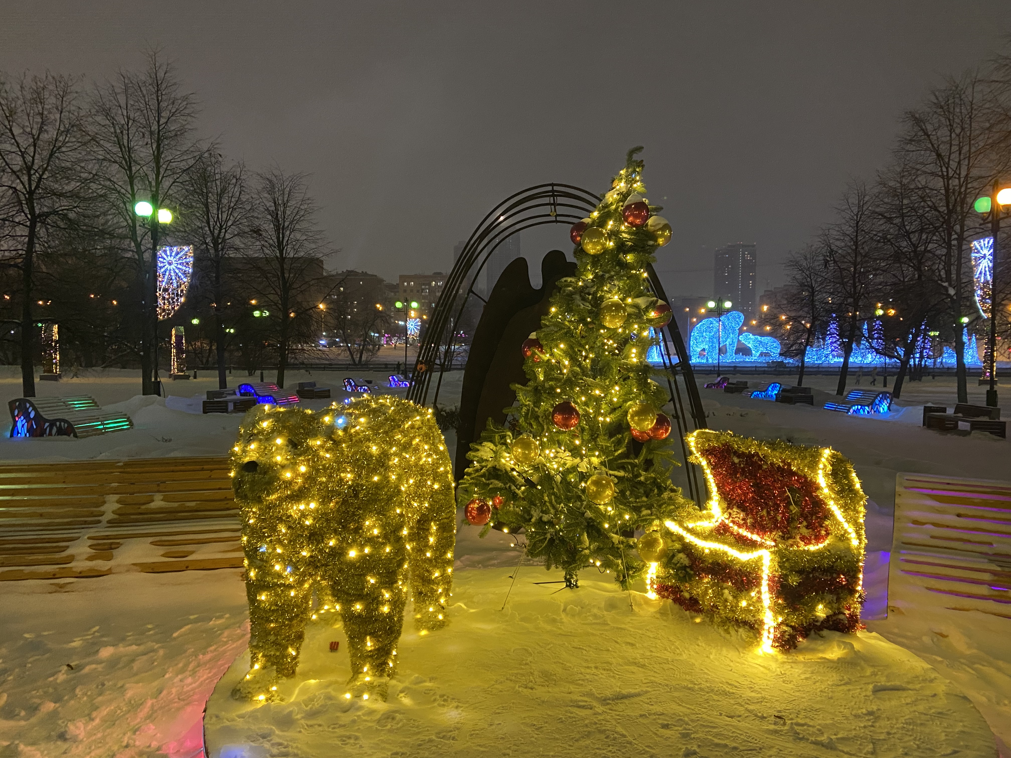 ВДНХ, парк Акведук, драконы, ёлки, выставки и многое другое! Это всё уже в Новогодней Москве 2024!