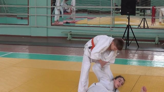 Аттестация на зелёный пояс .