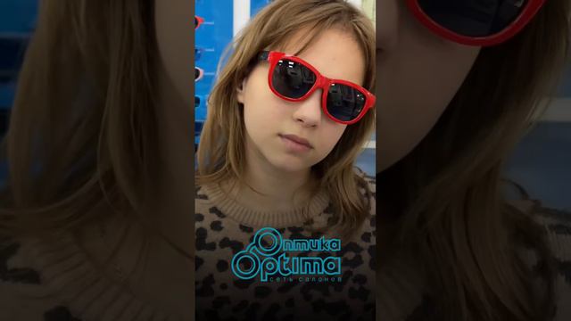 Нужны ли солнцезащитные очки нашим деткам?